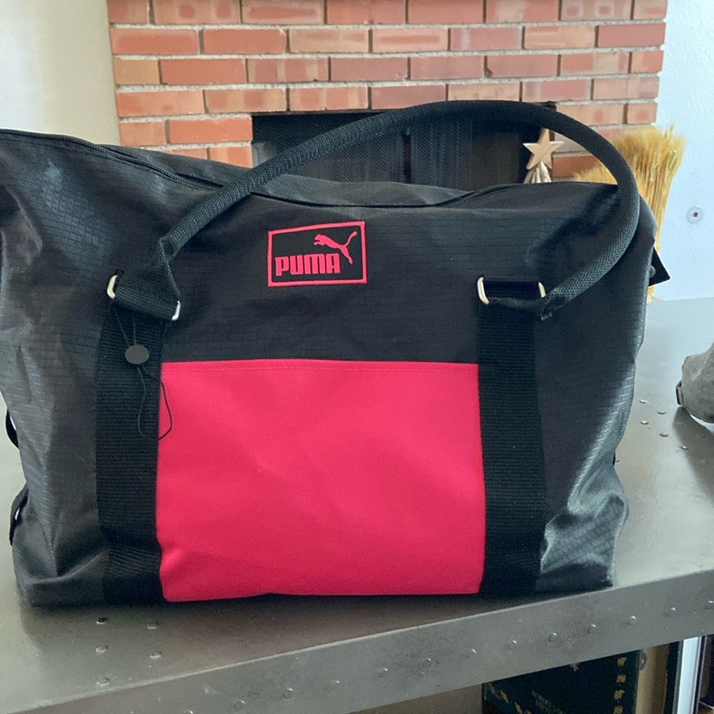 Puma tote bag. Can be used as a gym bag or a trip to the grocery store.